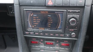 AUDI A4 CONVERTIBLE MEDIA SAT NAV NAVIGATION PLUS HEAD UNIT 8H0035192K - Picture 1 of 10