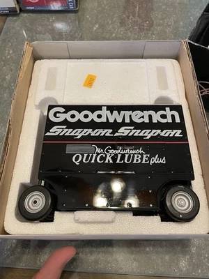 DALE EARNHARDT #3 GM Goodwrench 1:16 Pit Wagon Bank Action Racing - Image 1 of 4