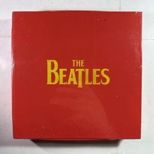 THE BEATLES - S/T 2012, 7" 45's Box Set SEALED Apple - Imagen 1 de 3