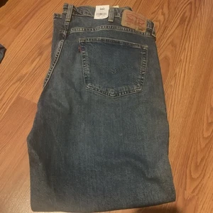 Neu mit Etikett Levi HERRENJEANS 541 sportlich schmal zulaufend Flex Eco Performance 40 x 32 - Bild 1 von 5