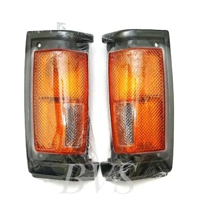 FRONT CORNER SIGNAL LAMP PAIR For 86-97 Nissan Hardbody D21 Pickup Truck Hustler Foto 1 de 2
