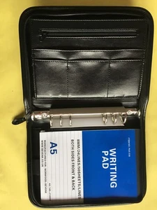 A5 (ORGANIZADOR ESTÁNDAR) AGLUTINANTE ANILLO DE CONFERENCIA CON CREMALLERA 9978A 30 mm dia NEGRO - Imagen 1 de 2