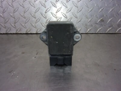 RETIFICADOR REGULADOR DE TENSÃO 986 A HONDA NIGHTHAWK CB750 1993 FABRICANTE DE EQUIPAMENTO ORIGINAL - Imagem 1 de 4