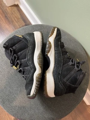 尺寸 4.5Y - Jordan Air 11 Retro Premium GS 黑色 金属金色-白色 — 第 1/4 张图片