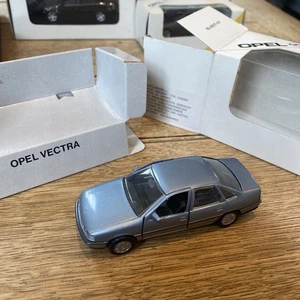 Gama 90's Adam Opel Vauxhall Vectra Saloon Mettalic Blue 1/43 Dealer Model - Picture 1 of 11
