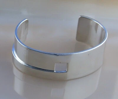 Gucci Cuff  Bracelet in Sterling Silver 925 Size 7" - Image 1 of 4