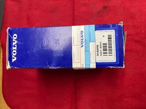 Volvo Thermostat Housing 9142696 OEM - Genuine NOS - S80 1999-2004 - Picture 1 of 4