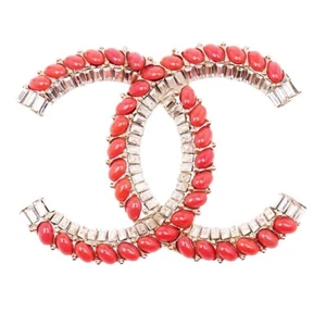 Broche CHANEL Logo Cristal CC Gripoix 2008 Prendedor 3" Grandes Cuentas Naranja NUEVO Firmado - Imagen 1 de 12