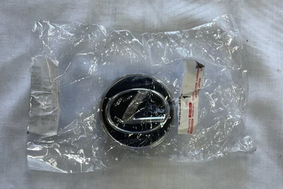 LEXUS RX AL20 Wheel Hub Center Cover Cap 4260350381 NEW GENUINE - Image 1 of 2