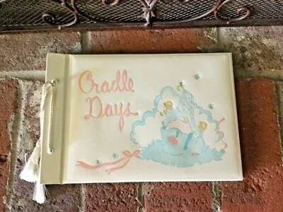 Nuevo libro de recortes de recuerdo de bebé mujer Cradle Days vintage sin usar años 50 Foto 1 de 4
