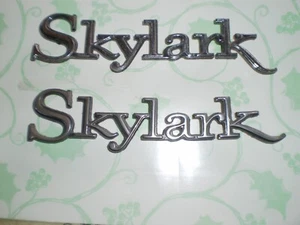 SKYLARK REAR QUARTER EMBLEMS 68-72 BUICK SKYLARK - Bild 1 von 4