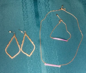 Kendra Scott Set Rose Gold Kelsey Necklace, Eloise Ann Bracelet, Sophee Earrings - Picture 1 of 22