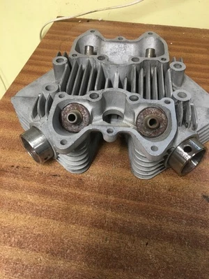 TRIUMPH T110 TR6 6T THUNDERBIRD TROPHY 650 8 TACOS CULATA Foto 1 de 4