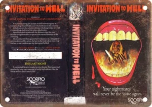 Invito all'Inferno Vintage VHS Cover Art 12" x 9" Riproduzione Insegna Metallo V106 - Foto 1 di 1