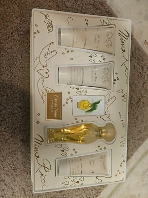 lair du temps nina ricci set - Image 1 of 4