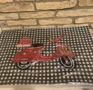 Funda de Almohada Pottery Barn Santa’s Scooter 16x26 Decoración de Navidad Cuadros Nueva - Imagen 1 de 1