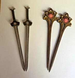 2 pares: alfileres para el cabello con espada de Wonder Woman y palos para el cabello con diseño de flores chinas - Imagen 1 de 5