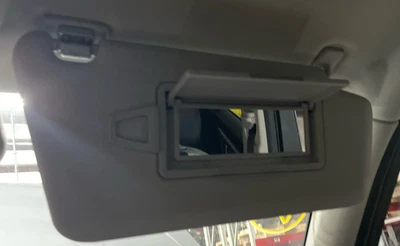 2014 Mercedes GLK350 classe passageiro direito visor solar sombra cinza destro 2010-2015 - Imagem 1 de 2