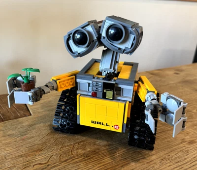 Lego Ideas 21303 Wall E 100% Complete kit - Image 1 of 4