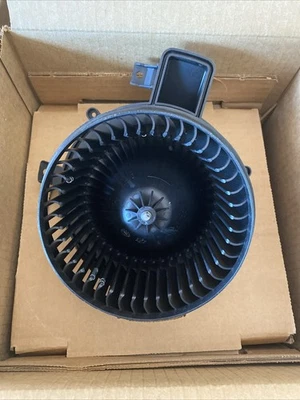 Blower With Wheel Motor OEM Mopar 68238029AA - Image 1 of 4