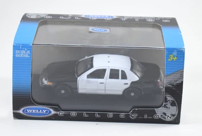 Welly Crown Victoria Police Car 1/43 w/ Plastic Case - Image 1 of 4