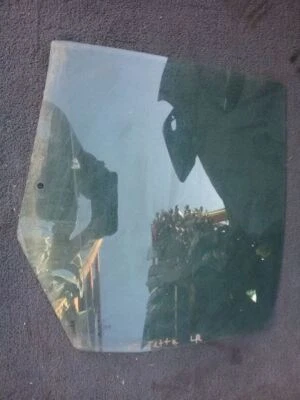L/R Puerta trasera izquierda ventana cristal sedán 2002 VW VOLKSWAGEN JETTA 200-3-5RM Foto 1 de 4