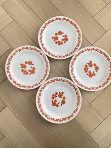 Ensemble de 4 assiettes à dessert modèle Lotus - Arcopal - Années 70 - Vintage - Picture 1 of 2