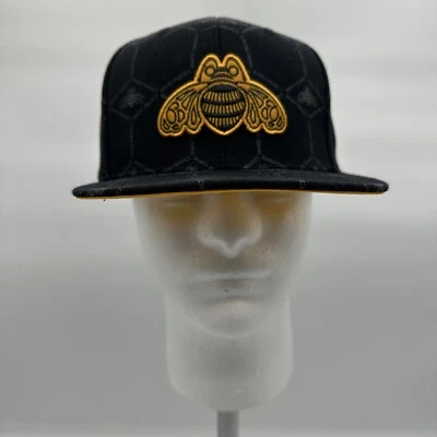 Mitchell & Ness Patron 龙舌兰酒黑色/金色平沿帽可调节贴合 OSFM 帽子 — 第 1/4 张图片