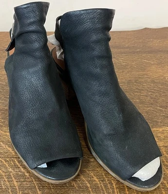 Botas Botas Lucky Brand Zapatos Talla 8.5 Negro Nubuck Trozo Tacones Barimo Peep Toe Foto 1 de 4