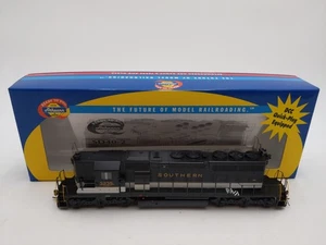 Athearn 95212 HO Southern Railway SD40-2 Diesel Locomotive #3235 w/DCC LN/Box - Picture 1 of 8