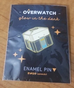 Pin de metal. Sin usar. ¡Excelente estado! Caja de botín Glow in Dark GID - Imagen 1 de 3