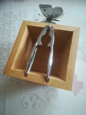 Hochwertige Nuss-Schale aus Bambus-Holz inkl. Nussknacker - Bild 1 von 4