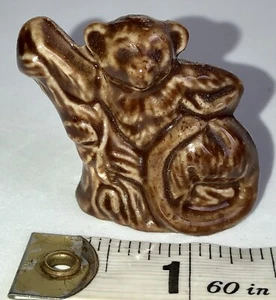 Wade Whimsies Figurine England Animal Miniature Monkey Ape Tree Brown - Picture 1 of 5