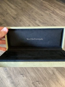 Van Cleef And Arpels Green Velvet Box Only Read - Picture 1 of 14