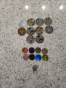 Pokemon TCG Coin Lot Jumbo 10x + 8× Mewtwo Pin Blastoise Pikachu Arceus 25th - Picture 1 of 13