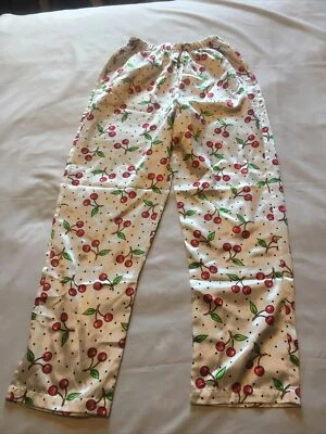 Женские пижамные брюки Mary Engelbreit размер Small шелковистые с вишневым принтом 🍒 - Изображение 1 из 4