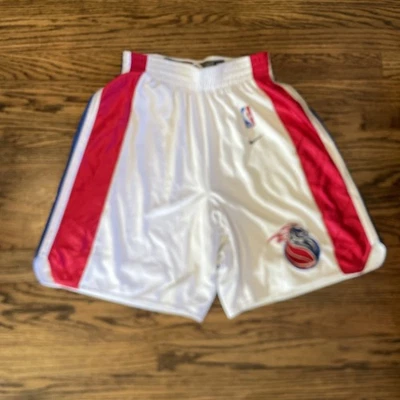 Shorts vintage de jogos de basquete Detroit Pistons. Novo em folha! Nike branco tamanho 34 M - Imagem 1 de 4