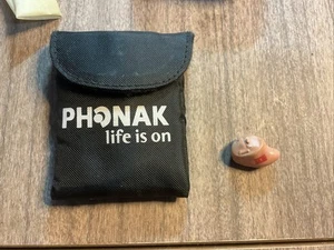 NEW W/Travel Bag Phonak Virto B30 Hearing Aid - {RIGHT EAR ONLY}. - Picture 1 of 6