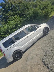 Ford Connect Grand Tourneo Titanium - Picture 1 of 10