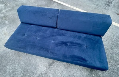 Диван-диван West Elm Tillary в синем бархате - Изображение 1 из 4