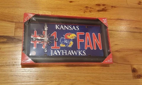 KANSAS JAYHAWKS - NCAA LICENSE PLATE CLOCK - NIP Cover