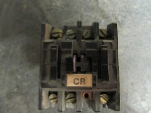 CUTLER-HAMMER INDUSTRIAL TYPE CR RELAY 500V SERIES A3 **WARRANTY INCLUDED** - Picture 1 of 5