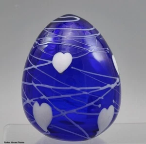 Fenton-Dave Fetty Royal Blue Cobalt Hanging Hearts & Vines Egg Paperweight-1994 - Picture 1 of 6