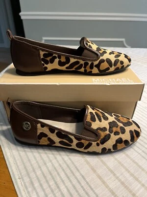 Nuevo en caja Zapato sin cordones Michael Kors estampado de leopardo pelo de becerro cuero marrón para mujer 7’ Foto 1 de 4