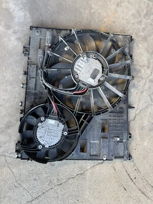 2014-2019 LAND ROVER RANGE ROVER SPORT L494 Fan ASSEMBLY Engine Cooling - Image 1 of 4