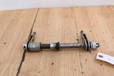 1972 Honda CL175 скремблер задняя ось - Изображение 1 из 4