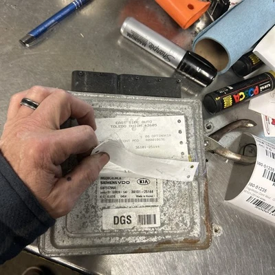 Kia Optima 2.4 2006-8 número de identificación de computadora 5WY47968/3910125144 Foto 1 de 3