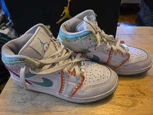 Nike Air Jordan 1 Mid SE Multi Knit Größe 5,5y Jugend DM6218-100 Schuhe - Bild 1 von 7