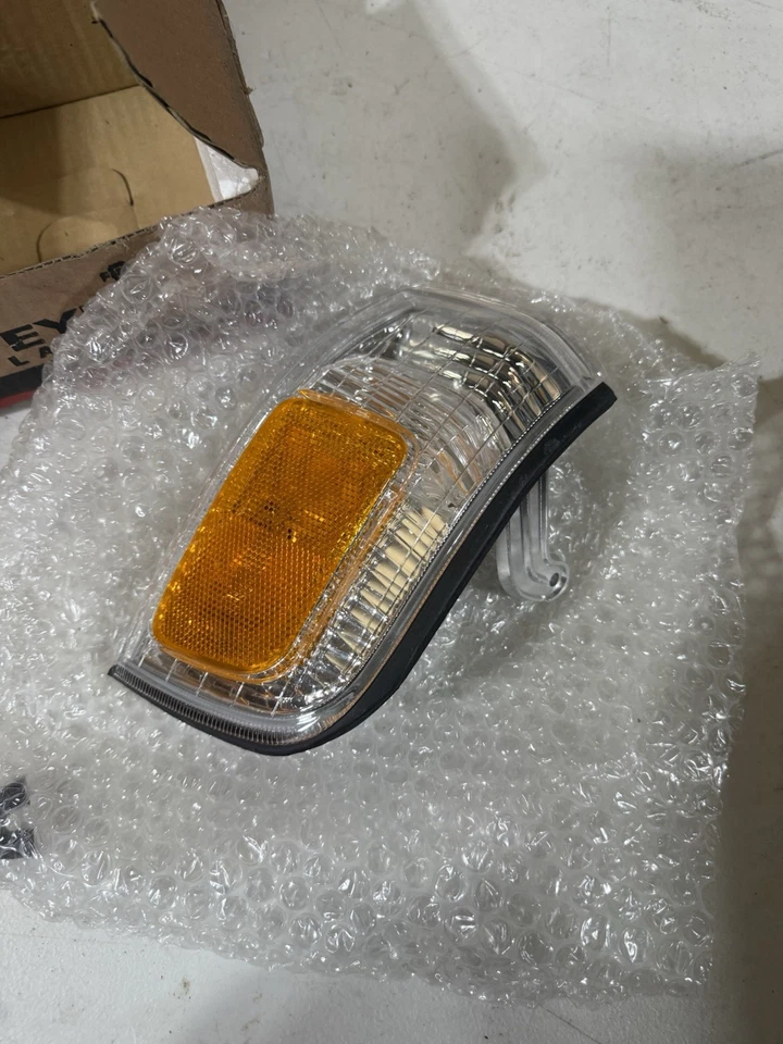 Luz de estacionamiento/marcador lateral Eagle Eyes 1630612 para Honda Accord 1990-1991 Foto 1 de 4