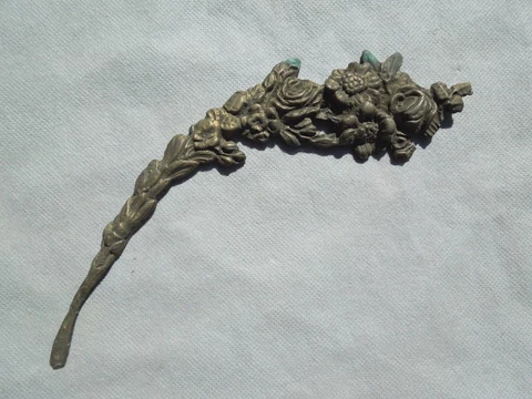 Cast Victorian Ormolu Floral Decorative Applique Frame Furniture Trim 8 3/4" Cover